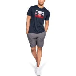 UNDER ARMOUR Men's UA Sportstyle Boxed Graphic Short-Sleeve Tee 11 UNDER ARMOUR Men's UA Sportstyle Boxed Graphic Short-Sleeve Tee -Fashion Clothing Store 2051312 402 alt4